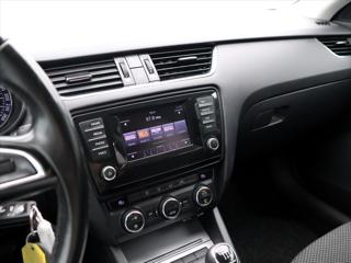 Škoda Octavia 1,6 TDI 81kW Tažné Greenline kombi - Foto 15