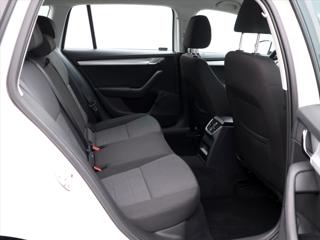 Škoda Octavia 1,6 TDi 81kW DSG Ambition CZ kombi - Foto 12