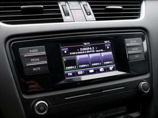 Škoda Octavia 1,6 TDi 81kW DSG Ambition CZ kombi - Foto 16