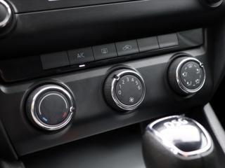 Škoda Octavia 1,6 TDi 81kW DSG Ambition CZ kombi - Foto 18