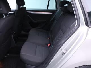 Škoda Octavia 1,6 TDI EleganceTažné CZ kombi - Foto 3