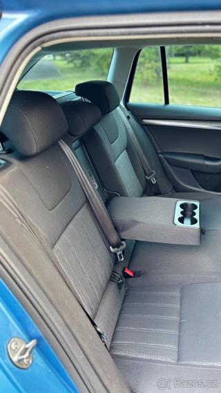 Škoda Octavia 1,6 III kombi - Foto 10