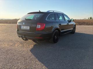 Škoda Octavia 3,6 V6 L&K DSG DPH F1 4X4 kombi - Foto 9
