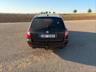 Škoda Octavia 3,6 V6 L&K DSG DPH F1 4X4 kombi - Foto 8