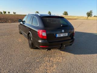 Škoda Octavia 3,6 V6 L&K DSG DPH F1 4X4 kombi - Foto 7