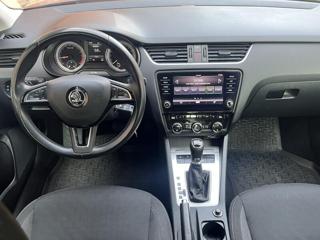 Škoda Octavia 2,0TDi DSG kombi - Foto 10