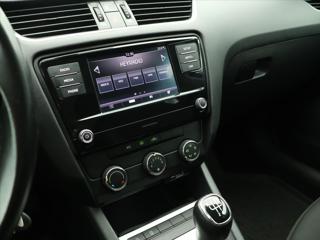 Škoda Octavia 1.6 TDI 85kW 2.Maj. CZ kombi - Foto 19