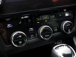 Škoda Octavia 2,0 TDI 110kW DSG CZ Style LED kombi - Foto 22