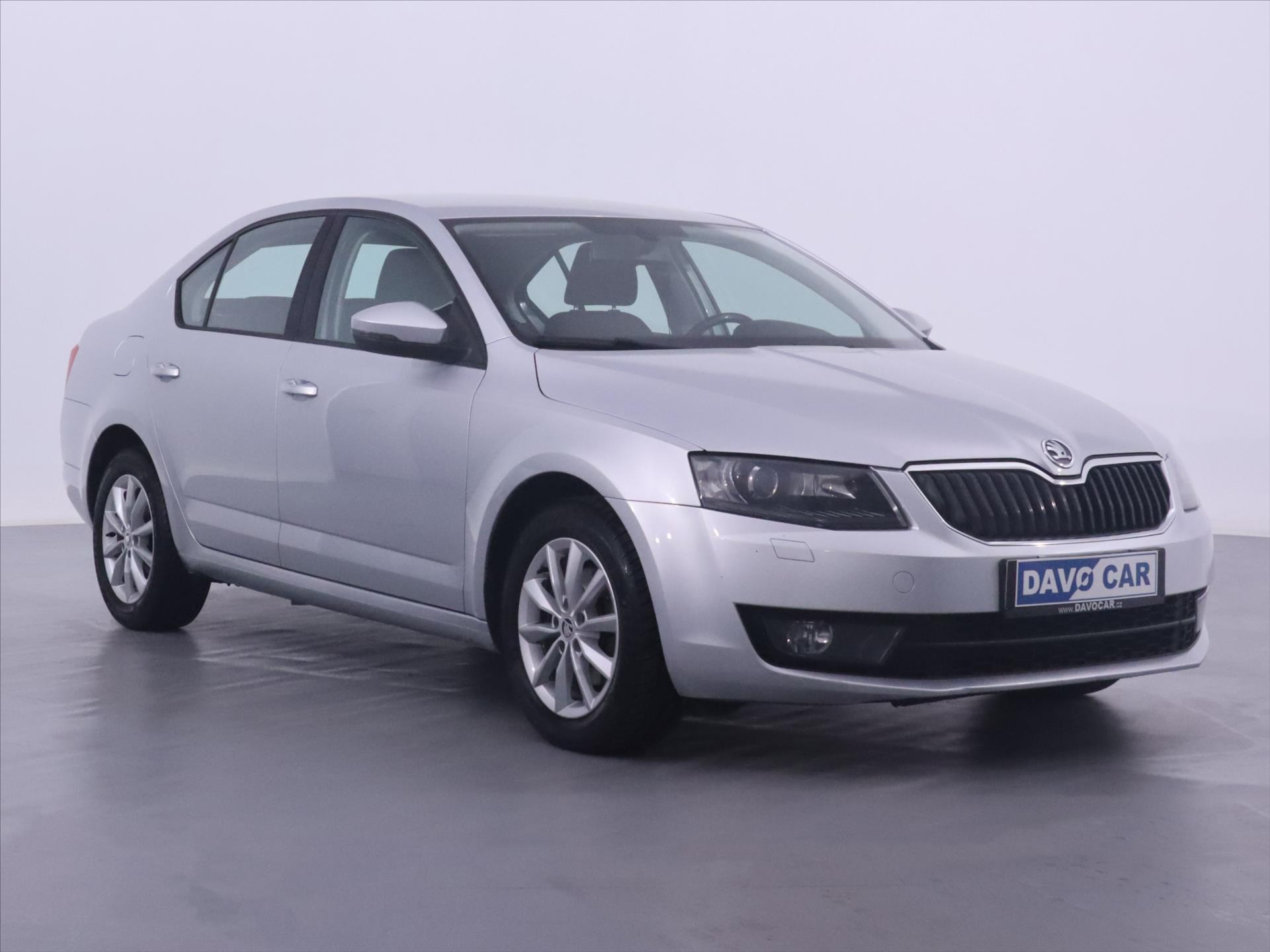 Škoda Octavia 1,6 TDI DSG CZ Navi Xenon liftback nafta