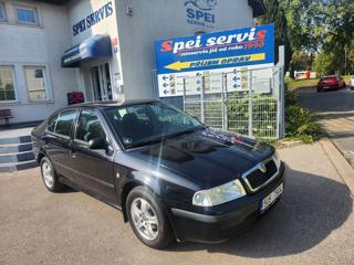 Škoda Octavia 1.6 Ambiente liftback