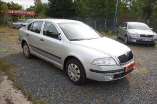 Škoda Octavia 1,6 i 75KW, ČR, SERVIS. KNIHA. liftback