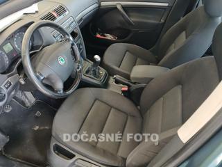 Škoda Octavia 1.6, ČR liftback