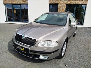 Škoda Octavia 1,6 i, AMBIENTE / TZ / ALu liftback