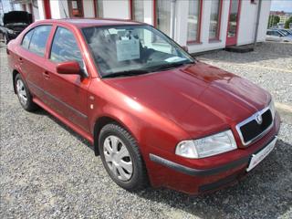Škoda Octavia 1,6 i, klima,serviska,tažné,CZ liftback