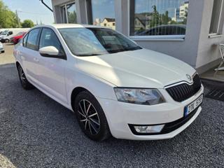 Škoda Octavia 1.6 TDI Vyhřev sedadel liftback