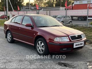 Škoda Octavia 1.6i, Serv.kniha, ČR liftback