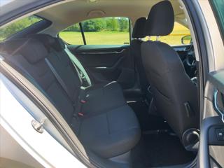 Škoda Octavia 1,6 TDI DSG CZ Style LED DPH liftback - Foto 17