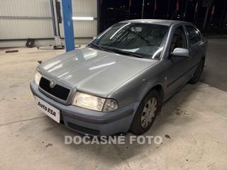 Škoda Octavia 1.6 i, 1.maj, Serv.kniha, ČR liftback