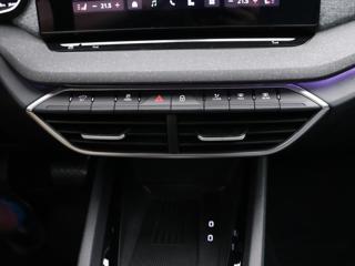 Škoda Octavia 2,0 TDI DSG Top Selection DPH liftback - Foto 19