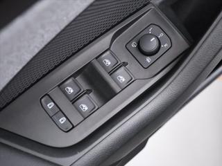 Škoda Octavia 2,0 TDI DSG Top Selection DPH liftback - Foto 15