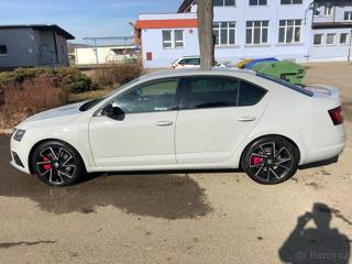 Škoda Octavia 2018, benzin sedan