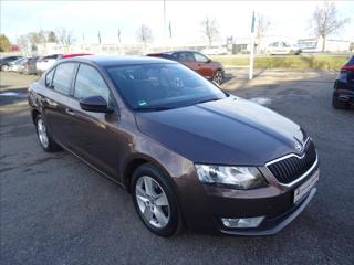 Škoda Octavia 1,2 TSi 77kW klima, serviska sedan