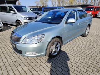 Škoda Octavia 1,6TDI 77KW ČR ALU ROZVODY 2xKOLA SERVIS sedan