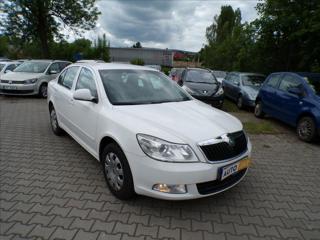 Škoda Octavia 1,6 TDI  SERVISNÍ KNIHA sedan