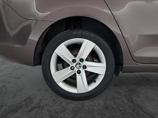 Škoda Rapid 1.2 TSI 66kW hatchback - Foto 18