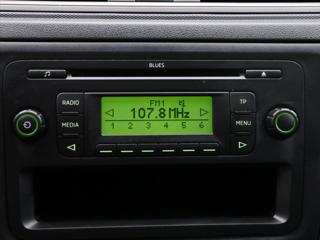Škoda Rapid 1,2 TSI Klima Tažné CZ 1.Maj liftback - Foto 16