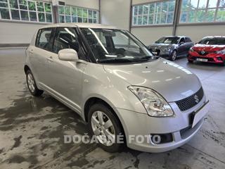 Suzuki Swift 1.3i hatchback