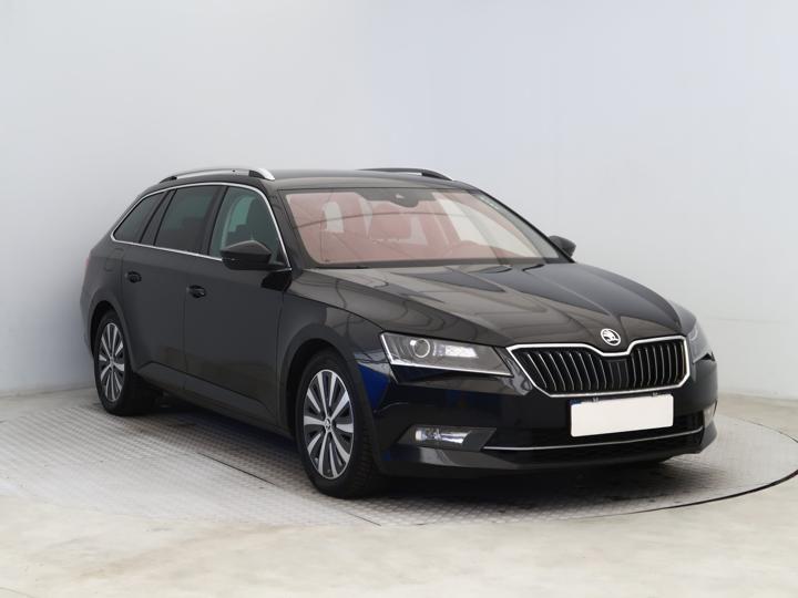 Škoda Superb - ilustrační obrázek
