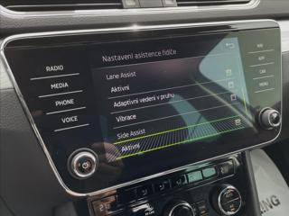 Škoda Superb 2,0 TDi DSG LED*Navi*ACC Lane-& Side Assist*Po servise a nové brzdy! MY 2021! kombi - Foto 48