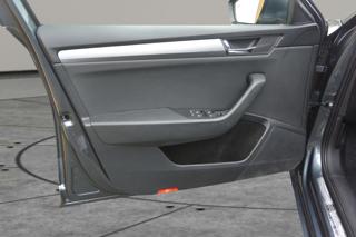 Škoda Superb 2.0TDi 140kW DSG DPH kombi - Foto 9