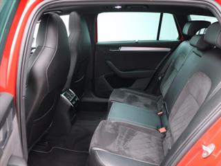 Škoda Superb 2,0 TDI 140kW DSG Sportline kombi - Foto 14