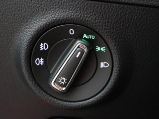 Škoda Superb 2,0 TDI 140kW DSG Sportline kombi - Foto 17