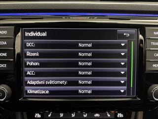 Škoda Superb 2,0 TDi 110kW L&K DPH ACC DCC kombi - Foto 26