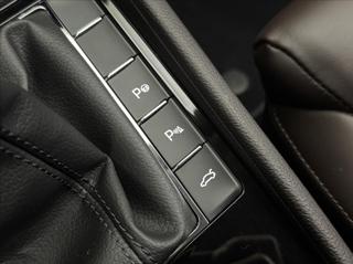 Škoda Superb 2,0 TDi 110kW L&K DPH ACC DCC kombi - Foto 35