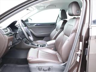 Škoda Superb 2,0 TDI 110kW DSG CZ L&K kombi - Foto 12