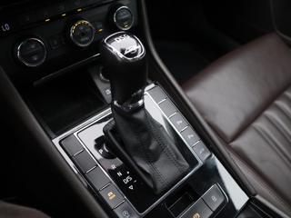 Škoda Superb 2,0 TDI 110kW DSG CZ L&K kombi - Foto 26