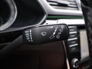 Škoda Superb 2,0 TDI 110kW DSG CZ L&K kombi - Foto 22