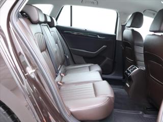 Škoda Superb 2,0 TDI 110kW DSG CZ L&K kombi - Foto 14