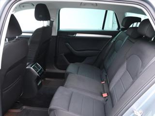 Škoda Superb 2,0 TDI 140kW DSG 4x4 CZ DPH kombi - Foto 20