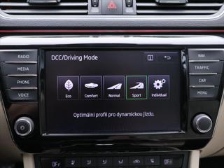 Škoda Superb 2,0 TSi 206kW L&K 4x4 CZ kombi - Foto 26