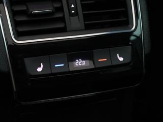 Škoda Superb 2,0 TDI 140kW DSG 4x4 CZ L&K kombi - Foto 30