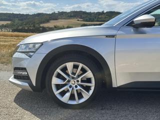 Škoda Superb 2,0 TDI 140kW DSG Scout 4x4 CZ kombi - Foto 32