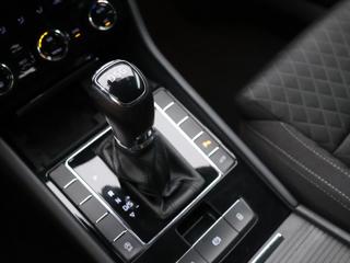 Škoda Superb 2,0 TDI DSG Style kombi - Foto 27