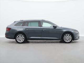 Škoda Superb 2,0 TDI DSG Style kombi - Foto 8