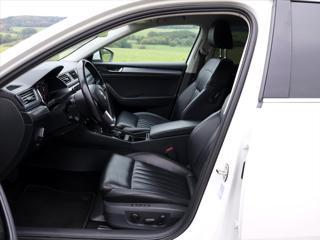 Škoda Superb 2,0 TDI DSG Style+ Navi ACC kombi - Foto 12