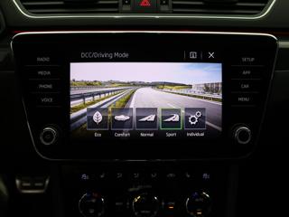 Škoda Superb 2.0 TSI 206kW DSG Sportline kombi - Foto 20